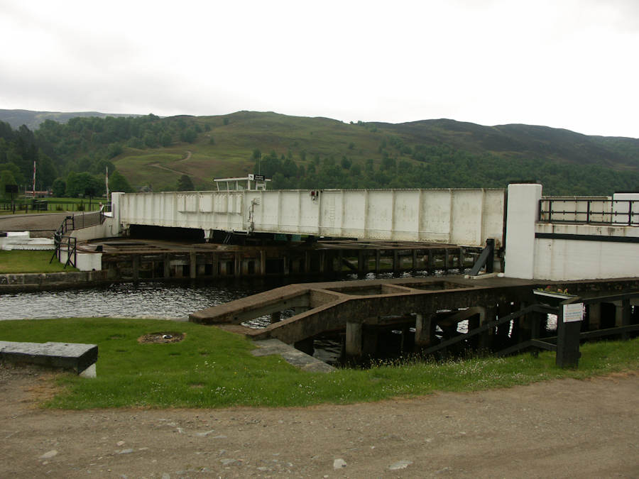 Caledonian Canal, Aberchalder Swing Bridge